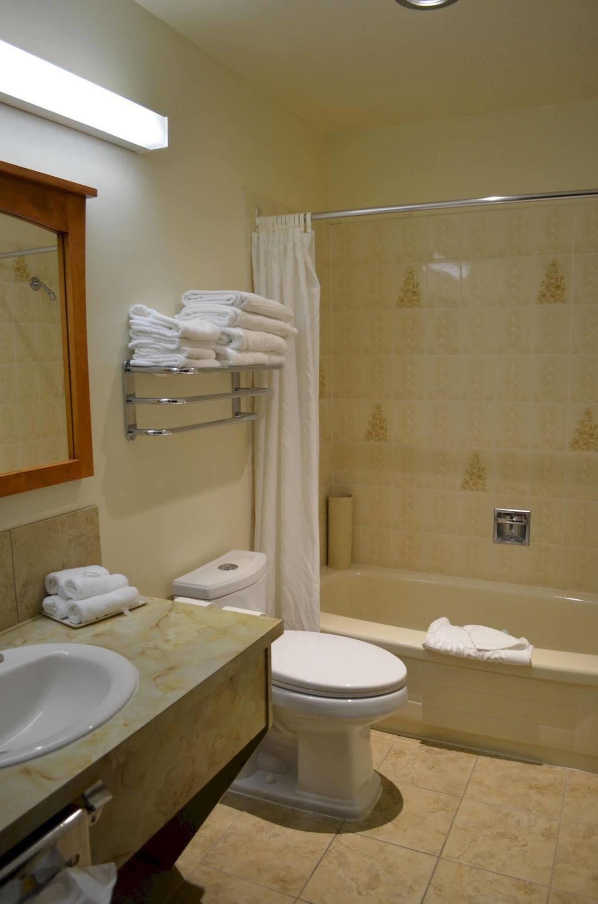 Fortune Motel Kamloops Zewnętrze zdjęcie